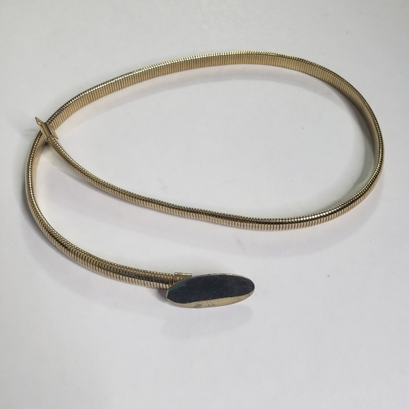 Vintage gold stretch belt oval buckle - Picture 2 of 4